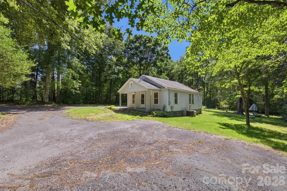 2155 Pa Jolly Lane Granite Falls, NC 28630