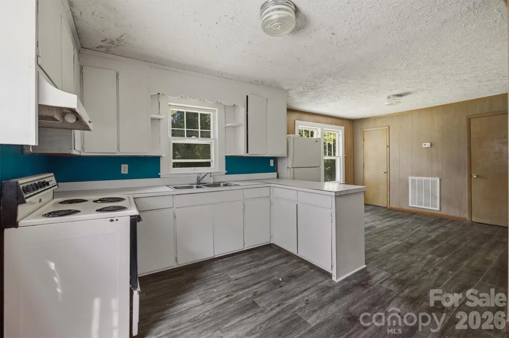 2155 Pa Jolly Lane Granite Falls, NC 28630