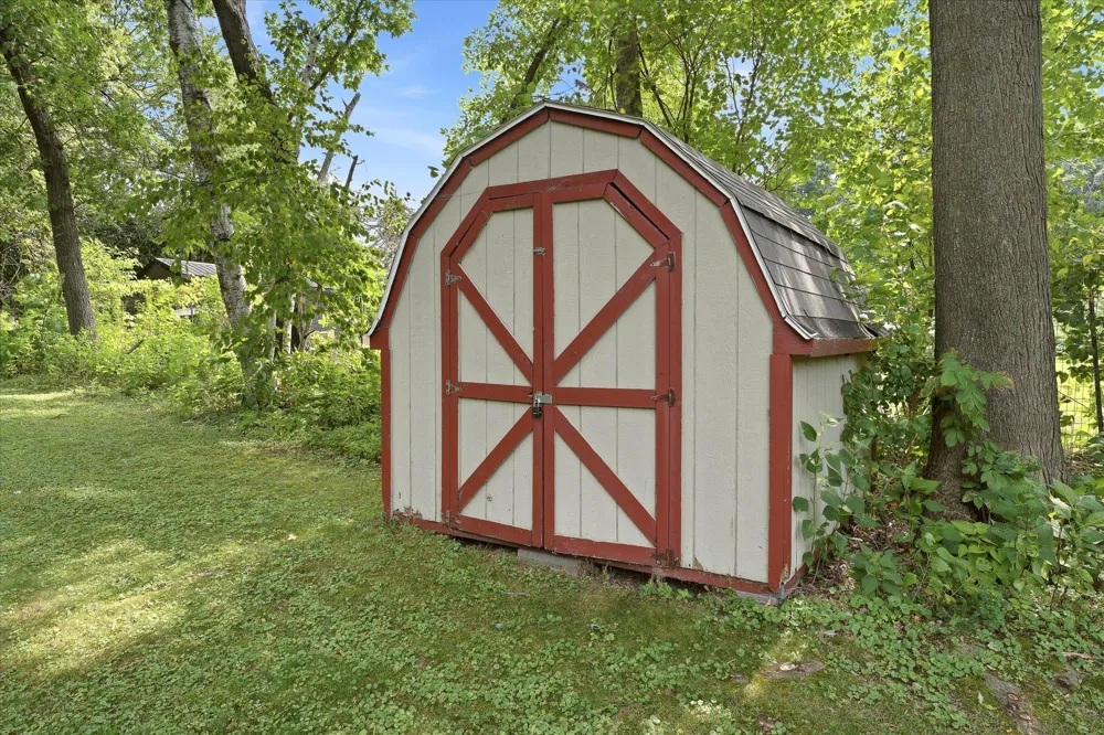 1930 55th Street Court E Inver Grove Heights, MN 55077