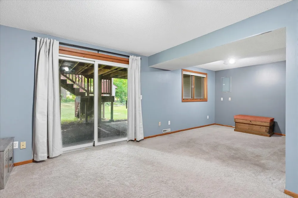 1930 55th Street Court E Inver Grove Heights, MN 55077