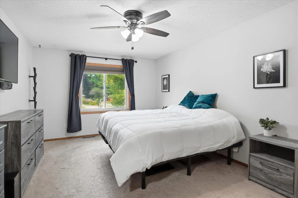 1930 55th Street Court E Inver Grove Heights, MN 55077