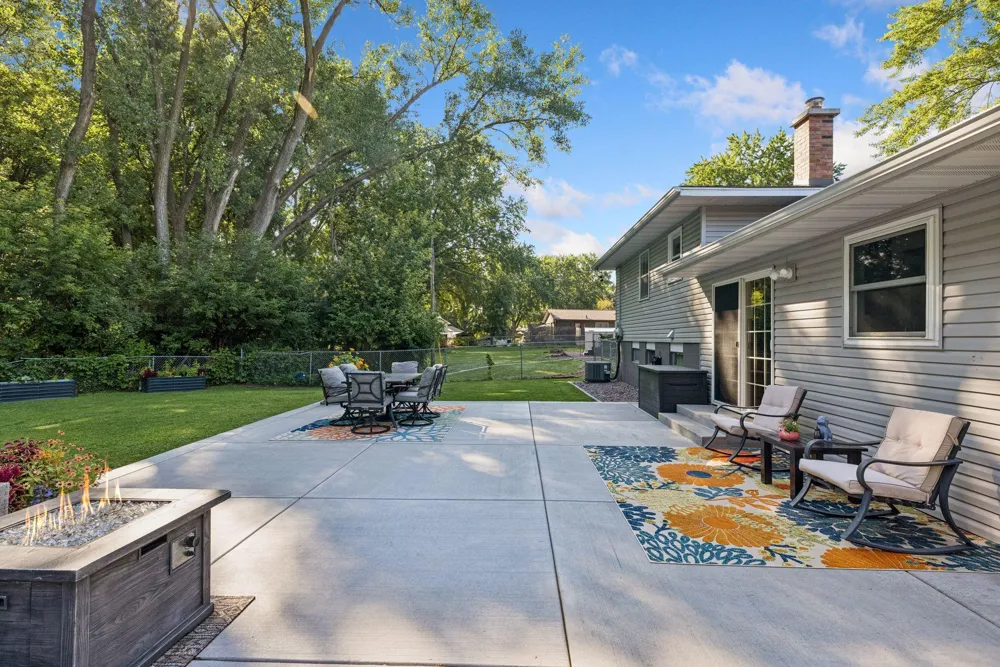1949 Lakeaires Boulevard White Bear Lake, MN 55110