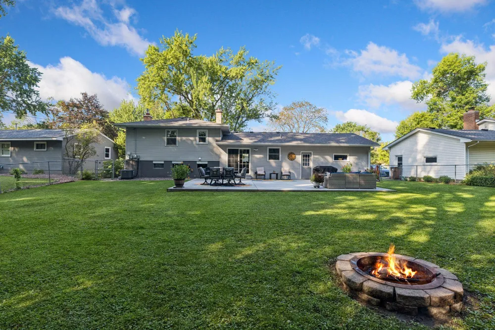 1949 Lakeaires Boulevard White Bear Lake, MN 55110