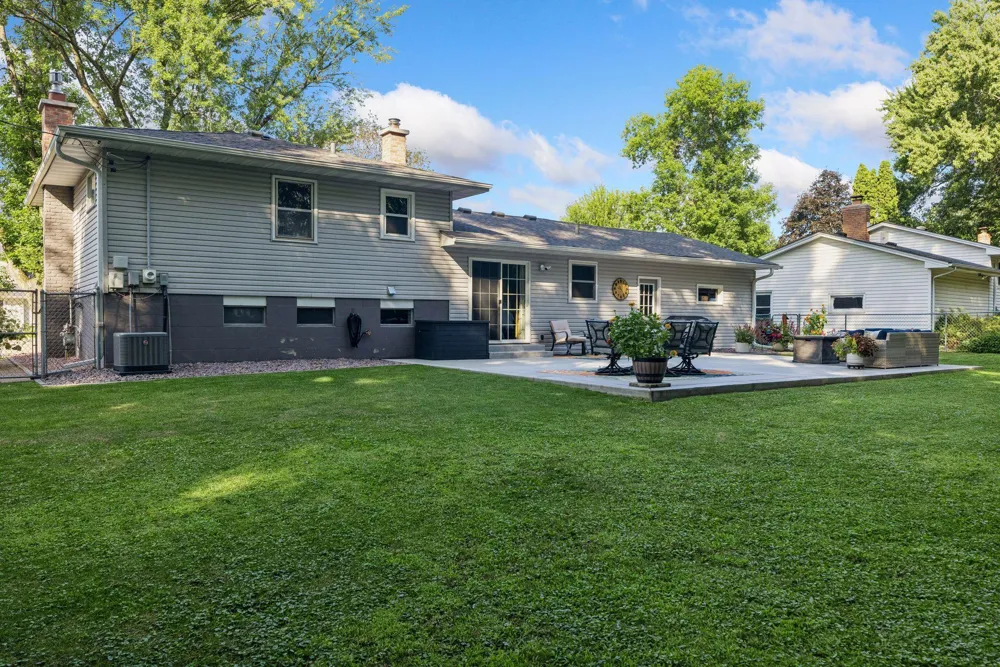 1949 Lakeaires Boulevard White Bear Lake, MN 55110