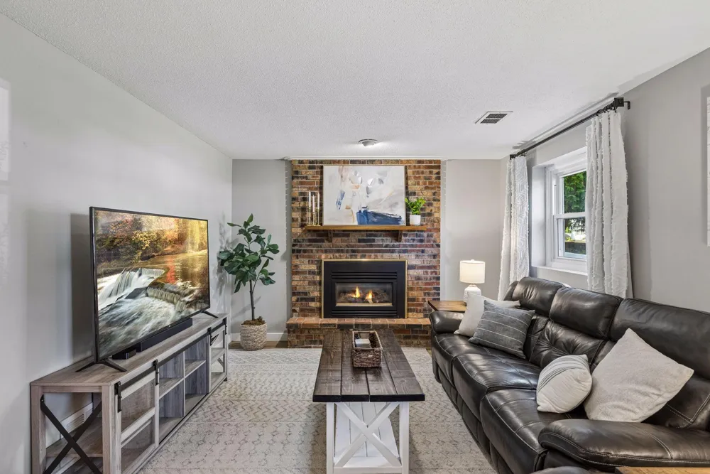 1949 Lakeaires Boulevard White Bear Lake, MN 55110