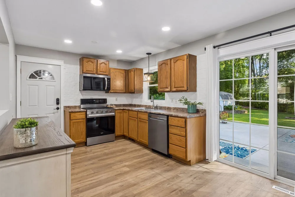 1949 Lakeaires Boulevard White Bear Lake, MN 55110