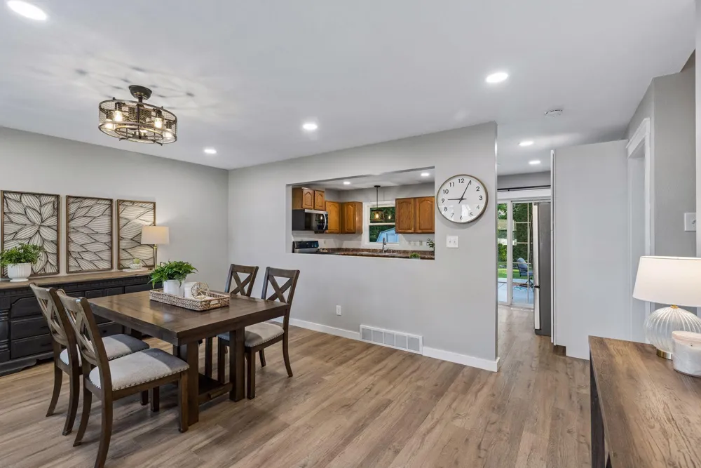 1949 Lakeaires Boulevard White Bear Lake, MN 55110