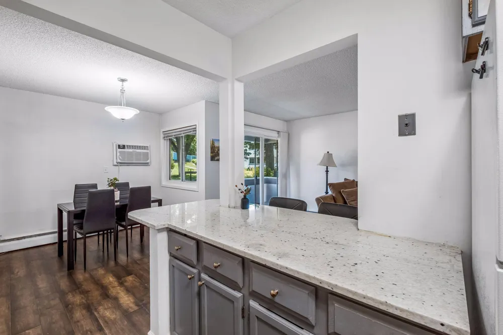1331 W 82nd Street #A Bloomington, MN 55420