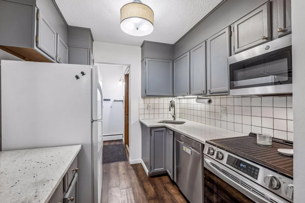 1331 W 82nd Street #A Bloomington, MN 55420