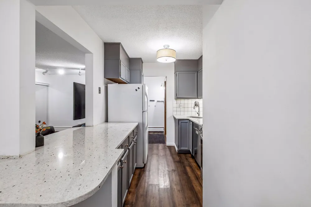 1331 W 82nd Street #A Bloomington, MN 55420