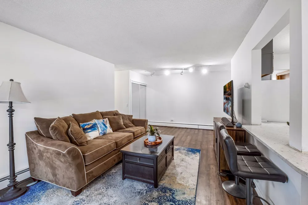 1331 W 82nd Street #A Bloomington, MN 55420