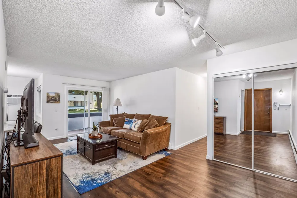1331 W 82nd Street #A Bloomington, MN 55420