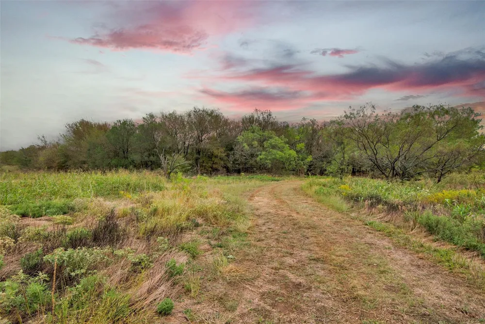 17932 State Highway 56 Southmayd, TX 75092