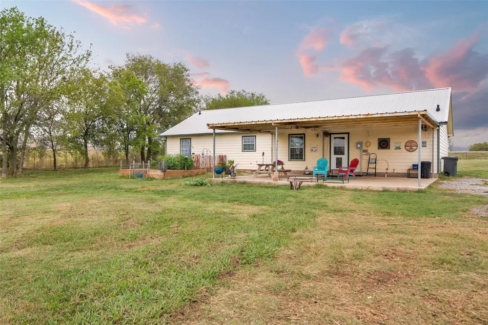 17932 State Highway 56 Southmayd, TX 75092
