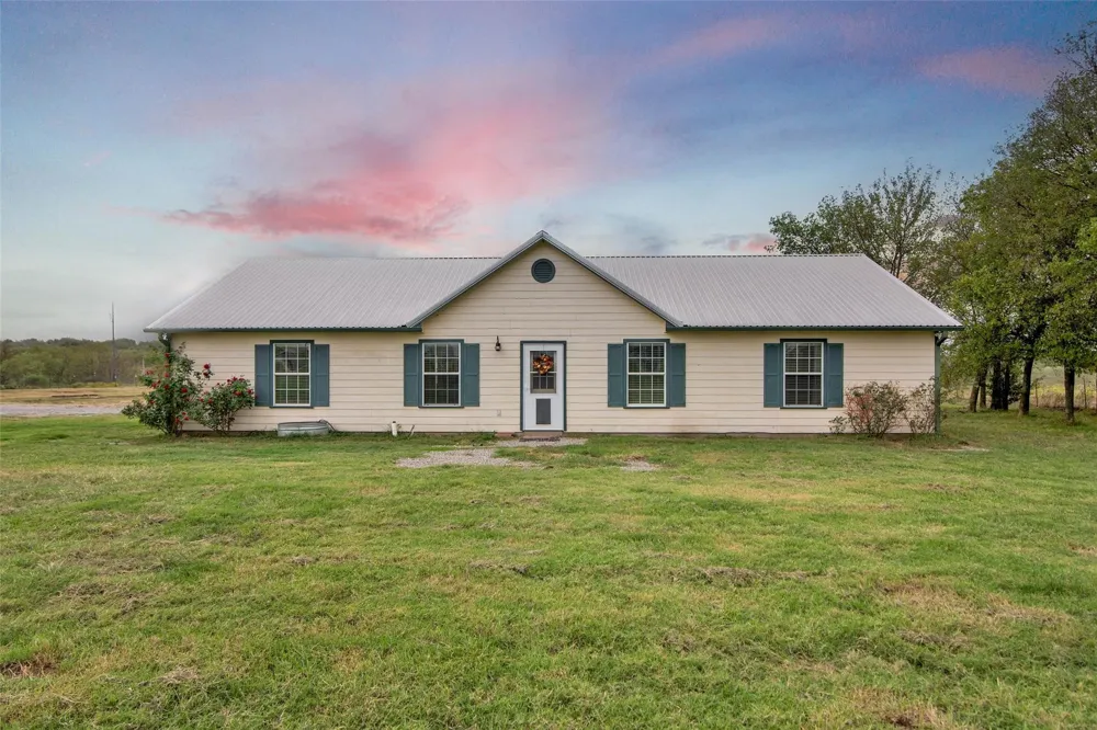 17932 State Highway 56 Southmayd, TX 75092