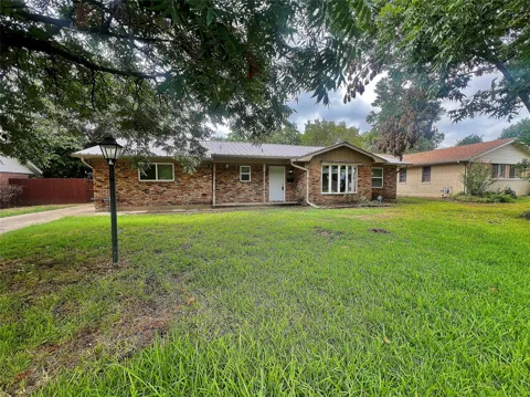 1914 W Northgate Drive