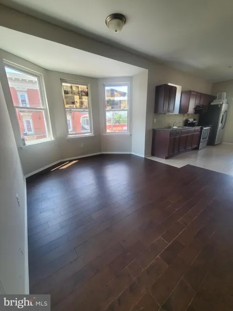 5052 WALNUT STREET #301