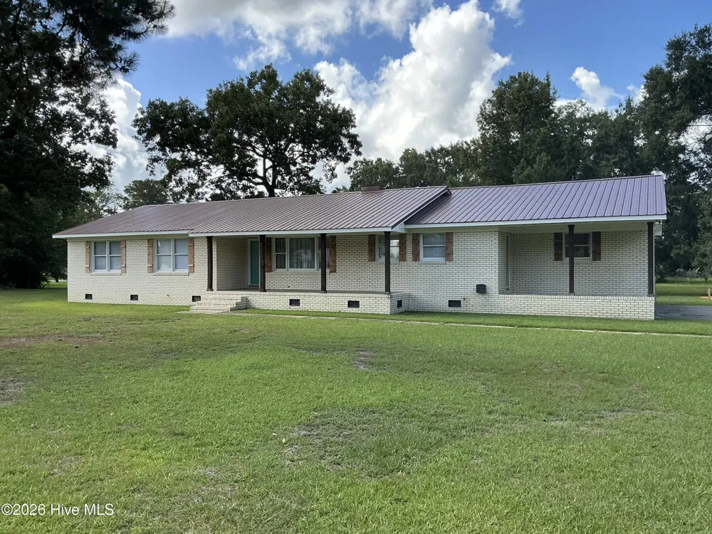 221 E Bladen Street Bladenboro, NC 28320