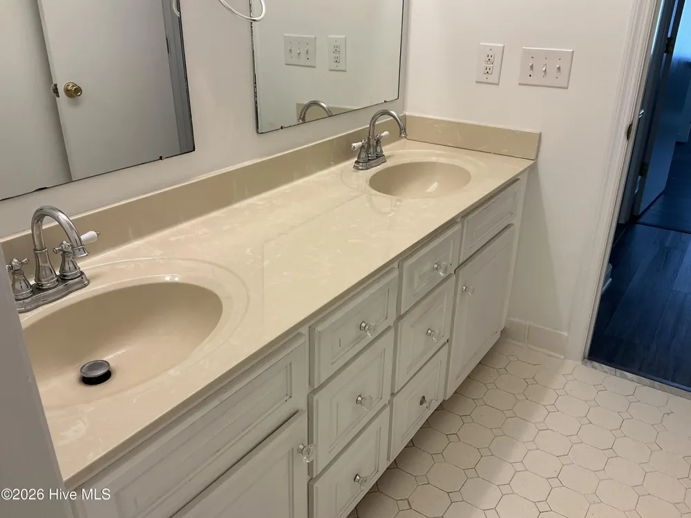 221 E Bladen Street Bladenboro, NC 28320