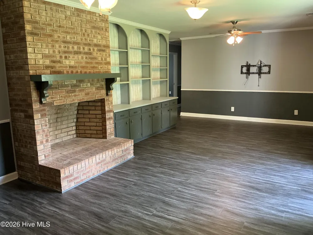 221 E Bladen Street Bladenboro, NC 28320