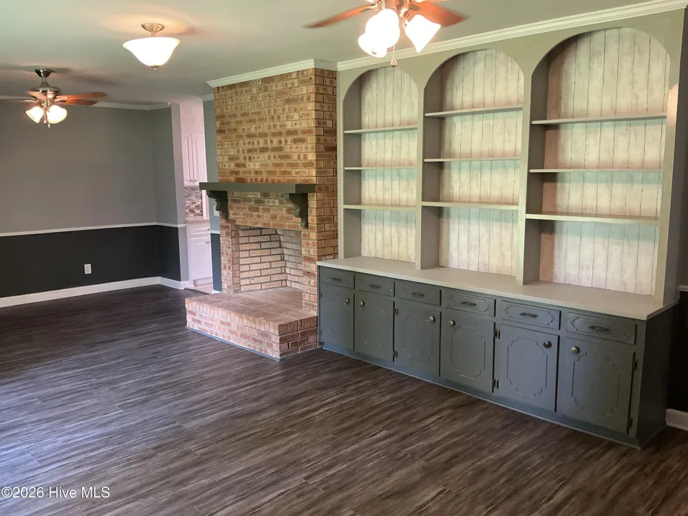221 E Bladen Street Bladenboro, NC 28320