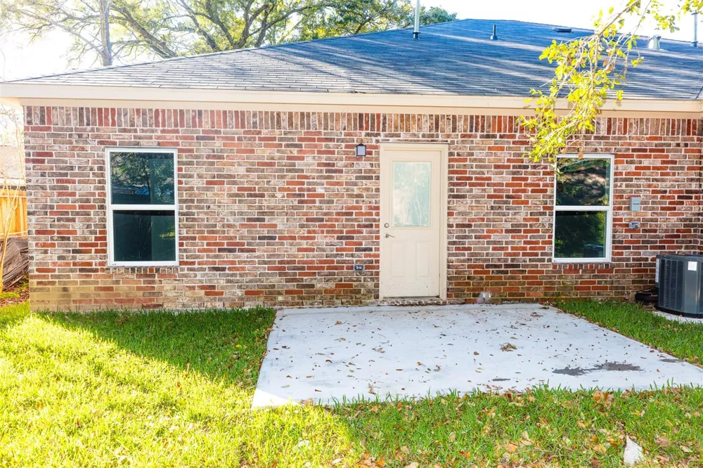 507 E Foley Street Alvin, TX 77511