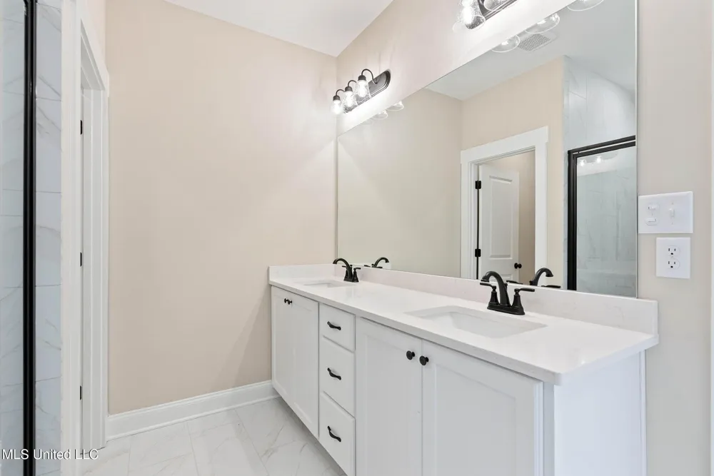 695 Bolivar Drive Nesbit, MS 38651