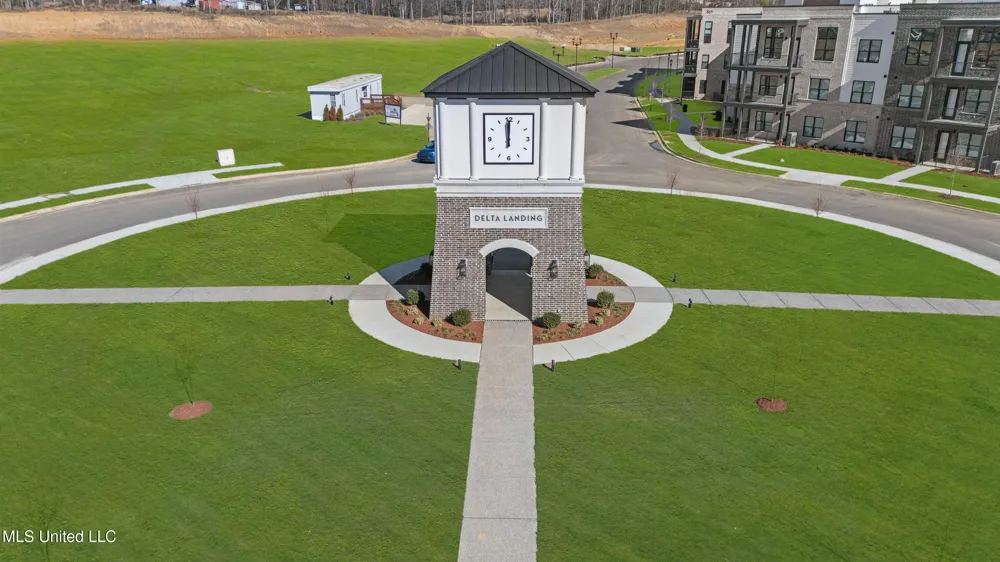 695 Bolivar Drive Nesbit, MS 38651