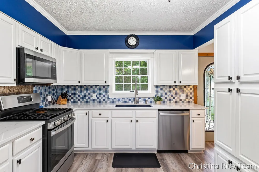10226 SW Greenville Road Eureka Township, MI 48838