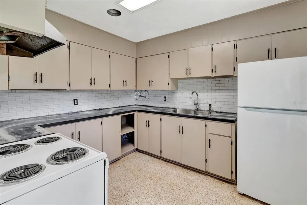 13420 SE 122ND PLACE Ocklawaha, FL 32179