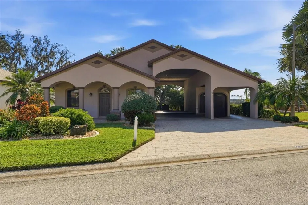 584 MEANDERING WAY Polk City, FL 33868