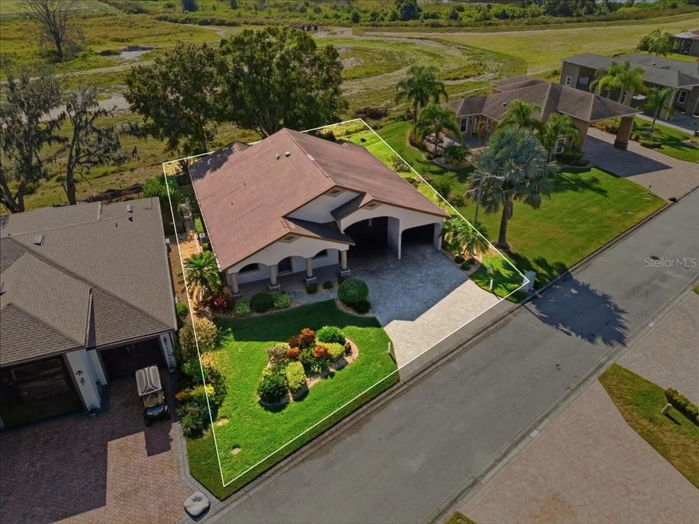 584 MEANDERING WAY Polk City, FL 33868