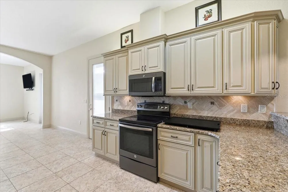 584 MEANDERING WAY Polk City, FL 33868
