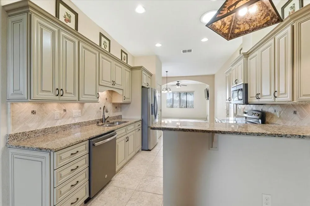 584 MEANDERING WAY Polk City, FL 33868