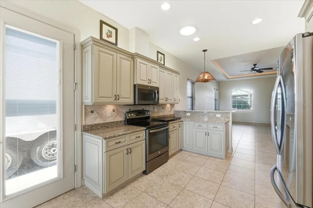 584 MEANDERING WAY Polk City, FL 33868