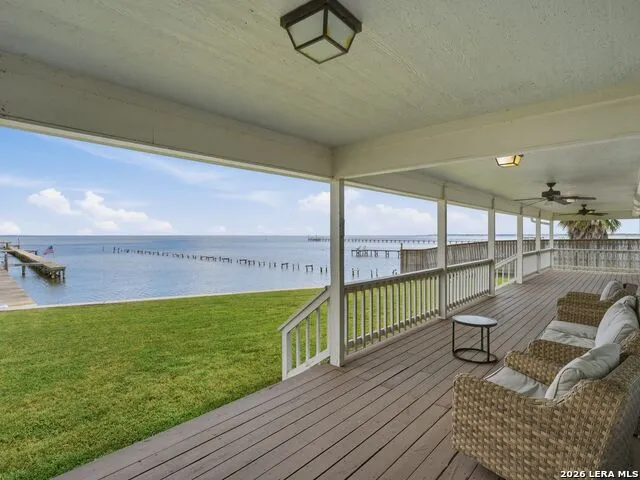3633 Copano Drive Rockport, TX 78382