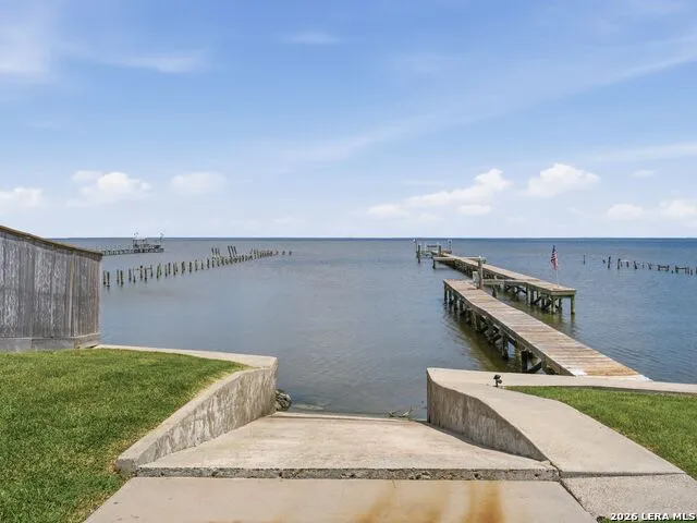 3633 Copano Drive Rockport, TX 78382