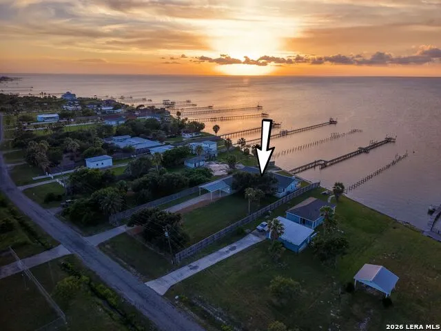 3633 Copano Drive Rockport, TX 78382