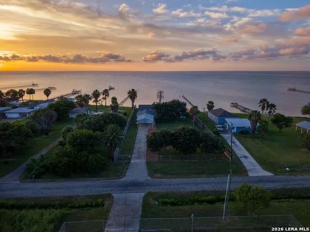 3633 Copano Drive Rockport, TX 78382
