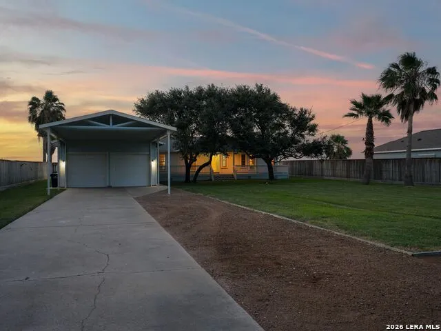 3633 Copano Drive Rockport, TX 78382