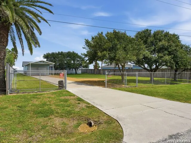 3633 Copano Drive Rockport, TX 78382