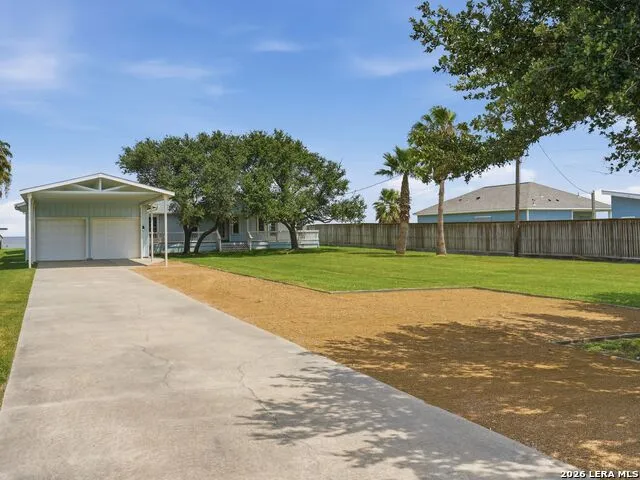 3633 Copano Drive Rockport, TX 78382