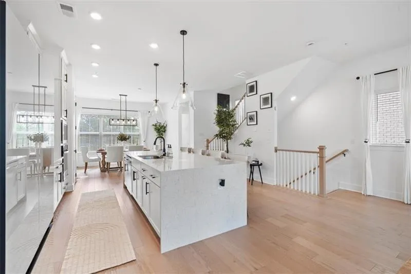 285 Walker Avenue Roswell, GA 30076