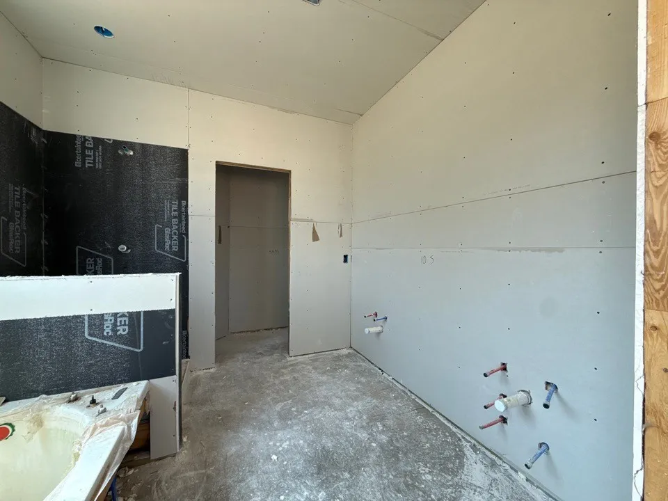 205 Oak Grove Way Springtown, TX 76082