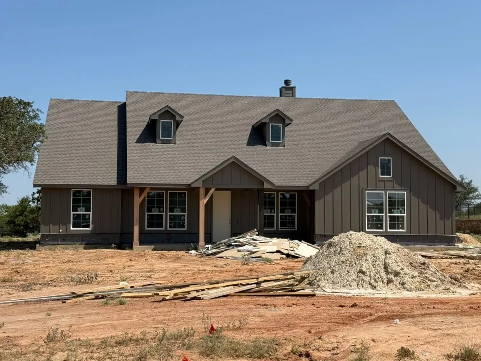 205 Oak Grove Way Springtown, TX 76082