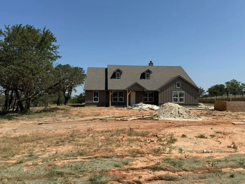 205 Oak Grove Way Springtown, TX 76082
