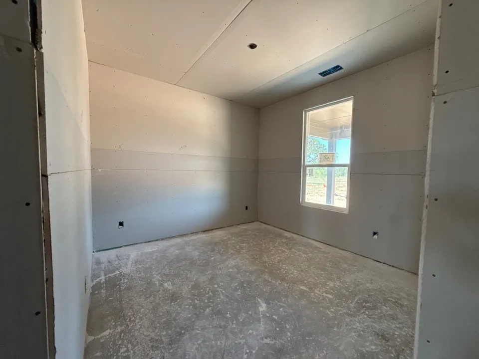 205 Oak Grove Way Springtown, TX 76082