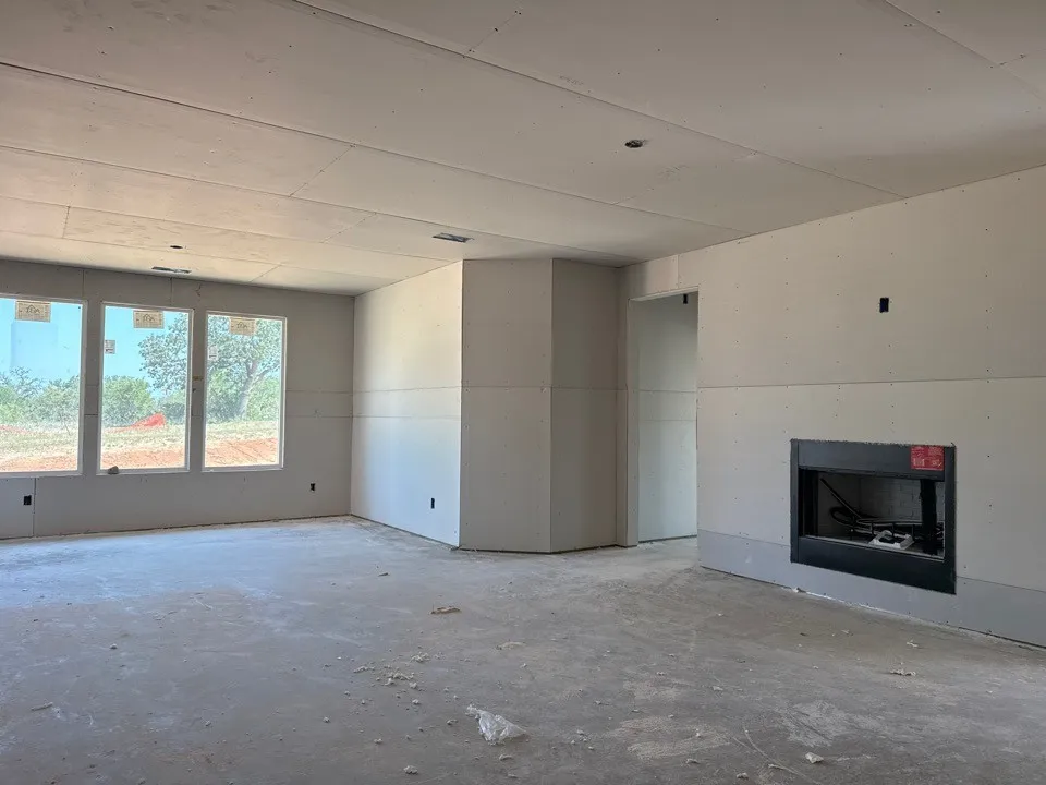 205 Oak Grove Way Springtown, TX 76082