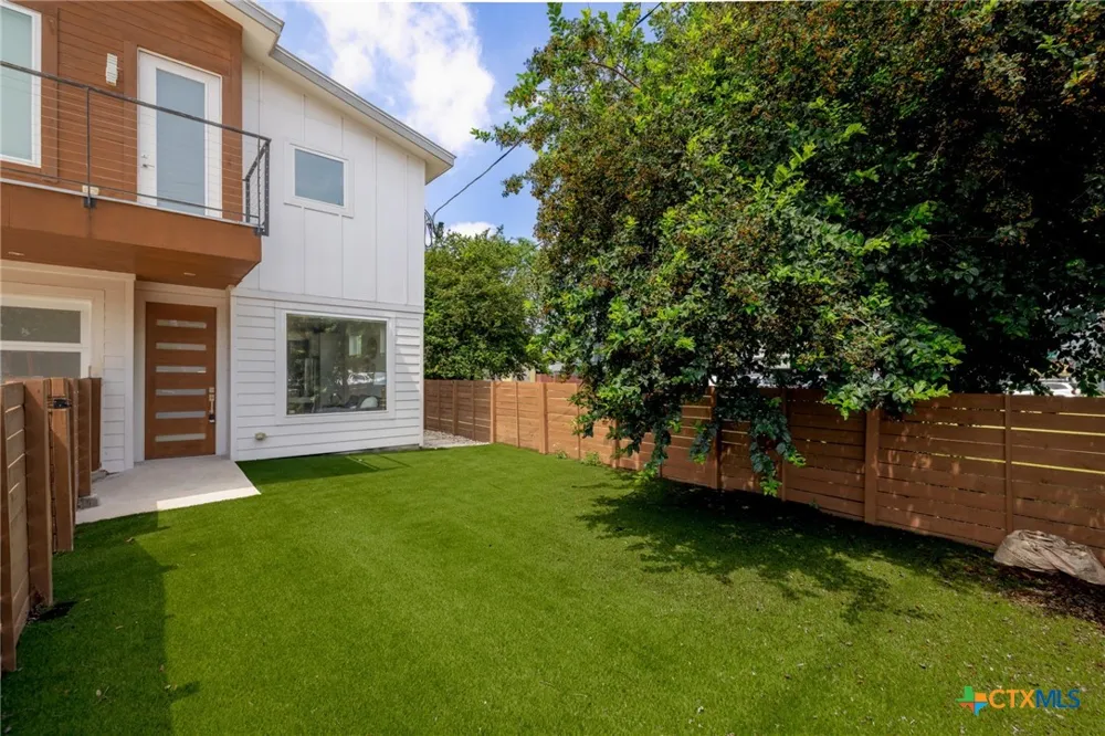 2905 E 5th Street #A Austin, TX 78702