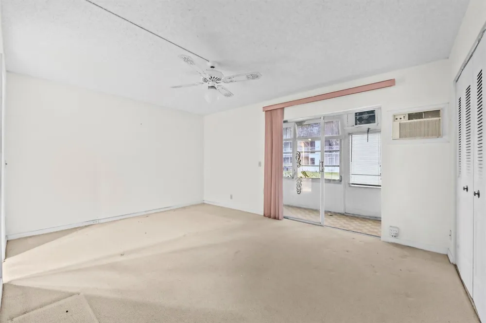 411 DURHAM Deerfield Beach, FL 33442